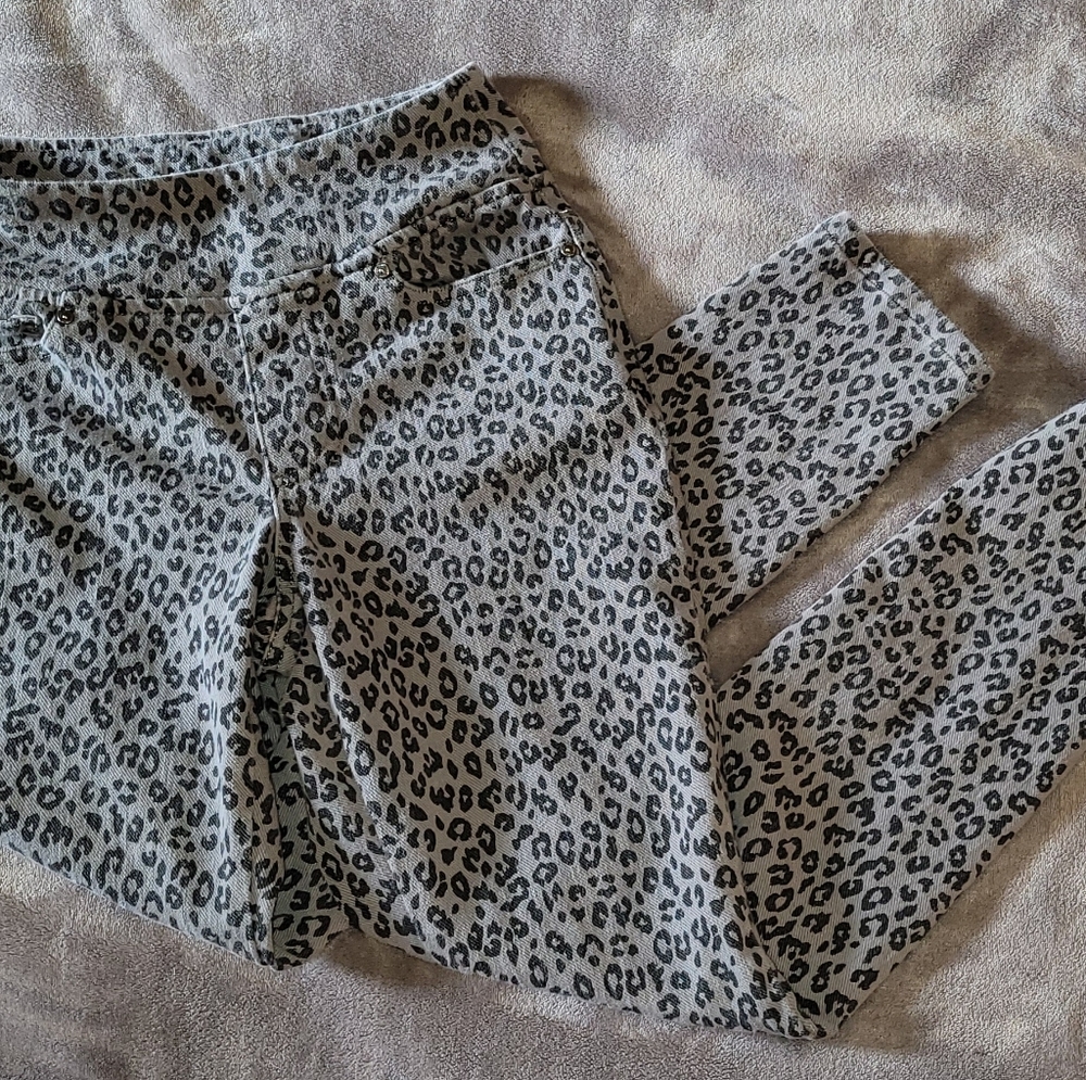 Belle by Kim Gravel High rise leopard print jeggings